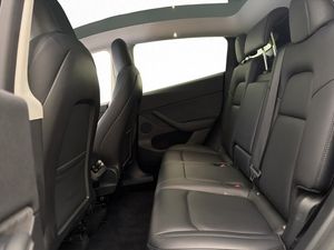 Tesla Model Y bild 26