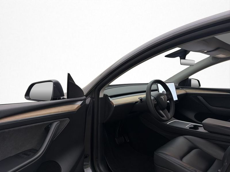 Tesla Model Y bild 10