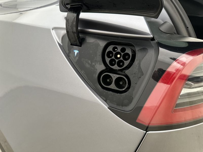 Tesla Model Y bild 32