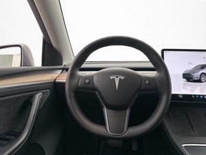 Tesla Model Y bild 15