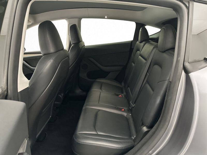 Tesla Model Y bild 25