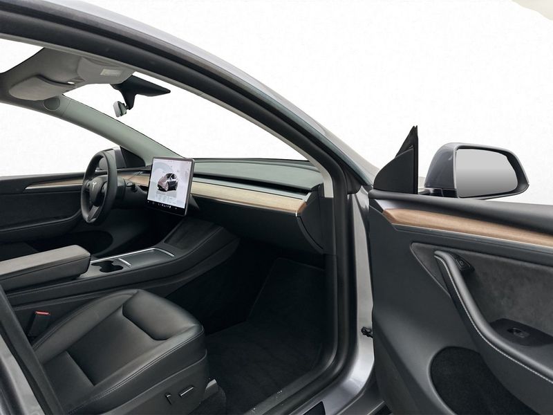 Tesla Model Y bild 27