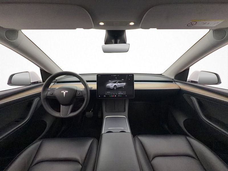 Tesla Model Y bild 15