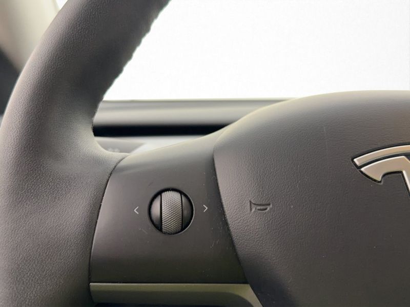 Tesla Model Y bild 29