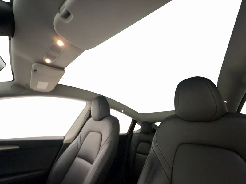 Tesla Model Y bild 13
