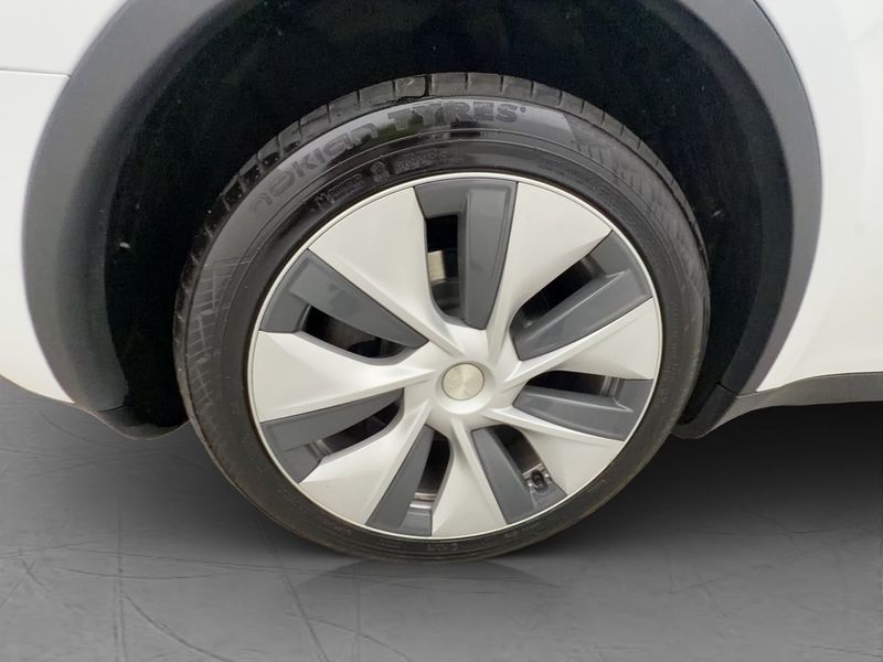 Tesla Model Y bild 11