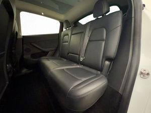Tesla Model Y bild 14