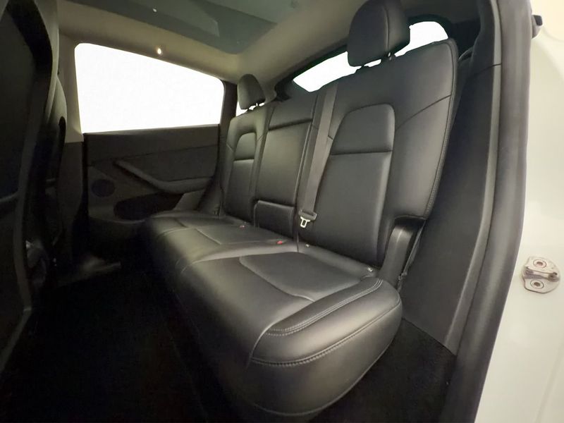 Tesla Model Y bild 14