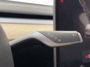 Tesla Model Y bild 31
