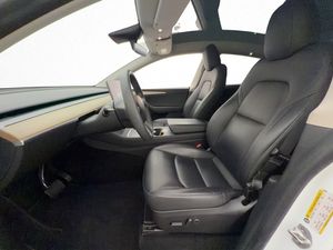 Tesla Model Y bild 12