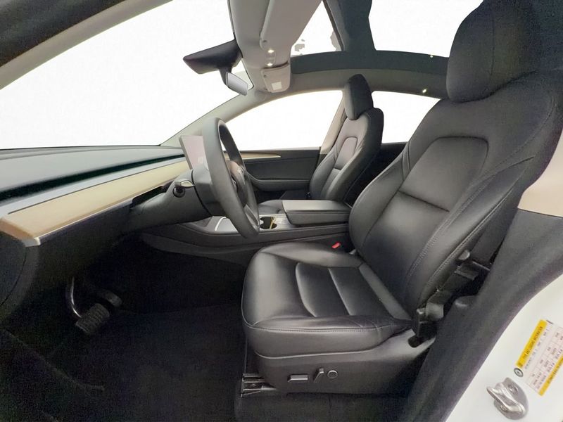 Tesla Model Y bild 12