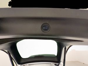 Tesla Model Y bild 21