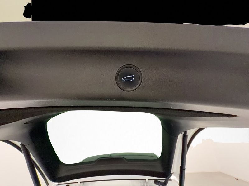 Tesla Model Y bild 21