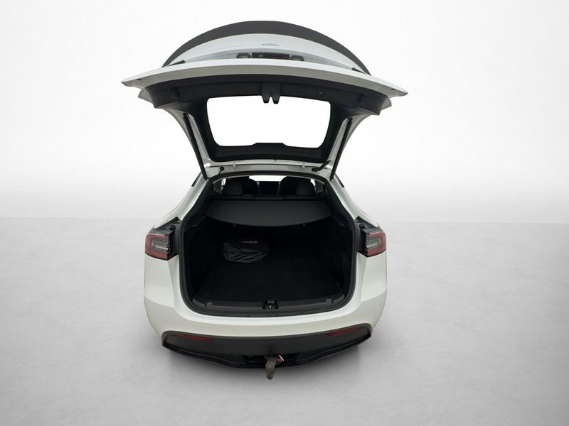 Tesla Model Y bild 16