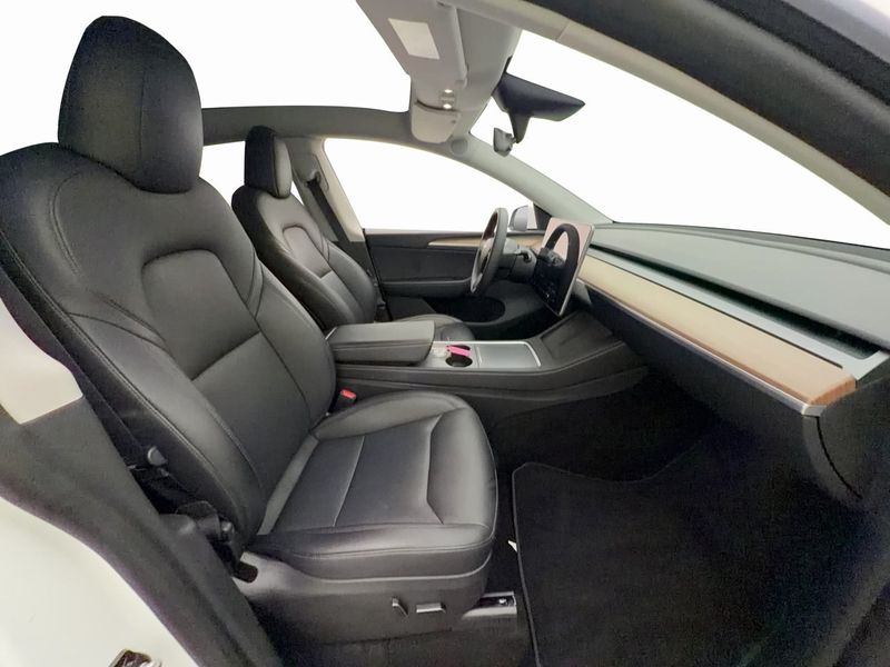 Tesla Model Y bild 14