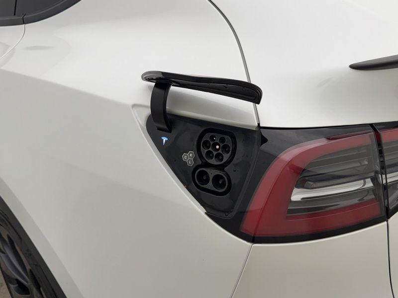 Tesla Model Y bild 19