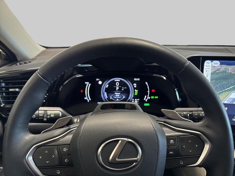 Lexus NX bild 15
