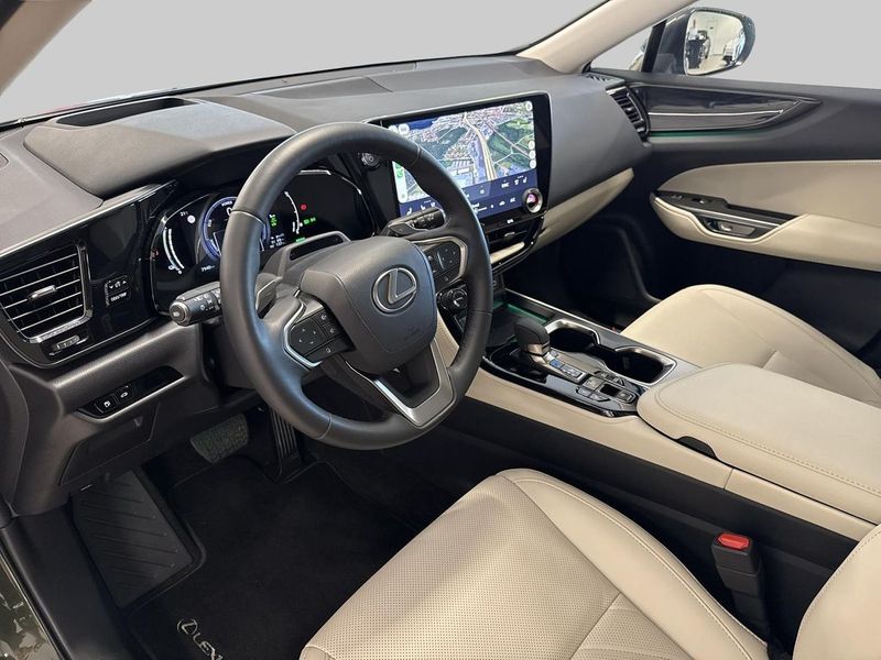 Lexus NX bild 14
