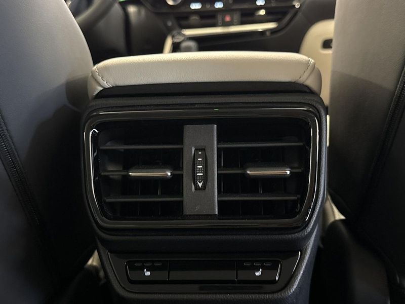Lexus NX bild 27