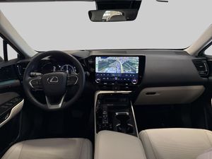 Lexus NX bild 12