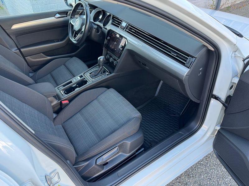 Volkswagen Passat bild 13