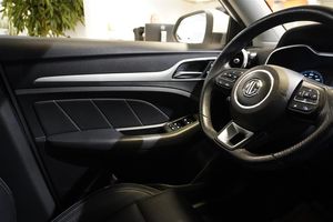 MG ZS EV bild 16