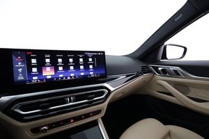 BMW i4 bild 24