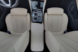 BMW i4 bild 14