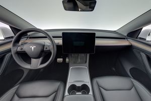 Tesla Model Y bild 13
