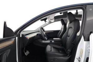 Tesla Model Y bild 10
