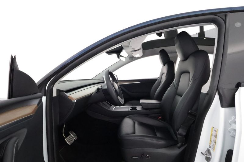 Tesla Model Y bild 10