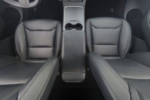 Tesla Model Y bild 14