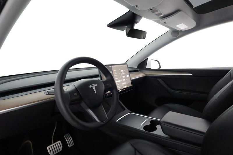 Tesla Model Y bild 11