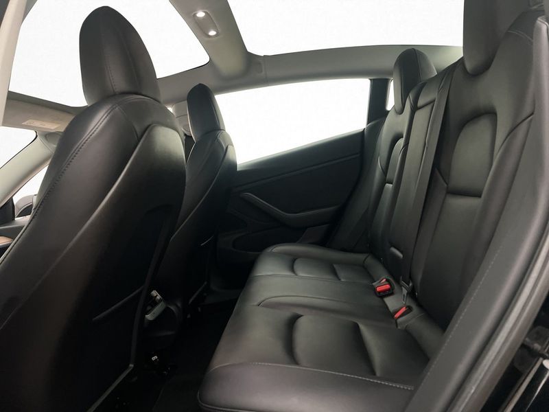 Tesla Model 3 bild 13