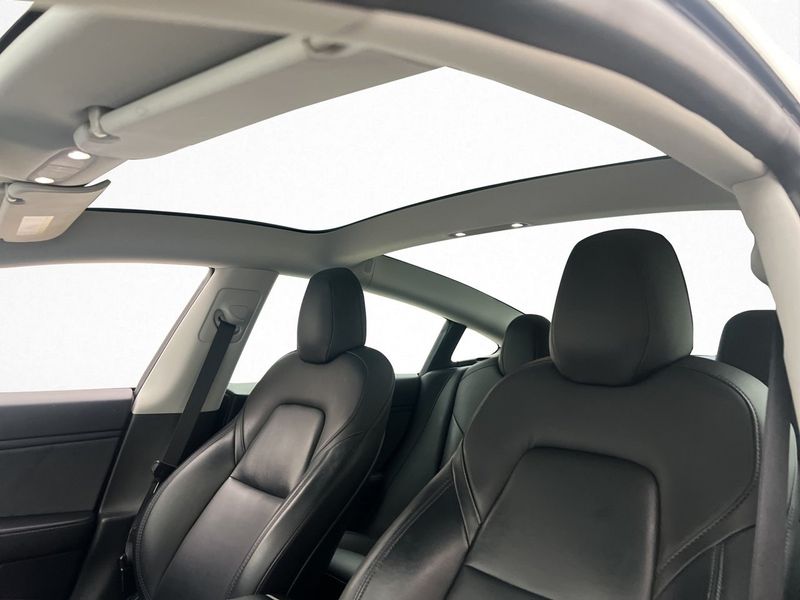 Tesla Model 3 bild 14