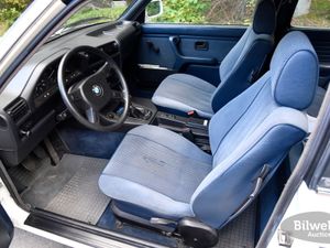 BMW 320 bild 22