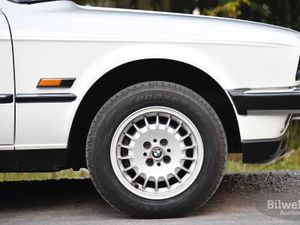 BMW 320 bild 13