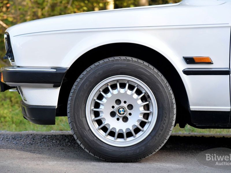 BMW 320 bild 6
