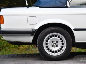 BMW 320 bild 12