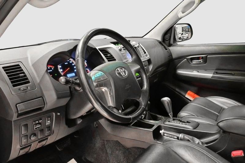 Toyota Hilux bild 7