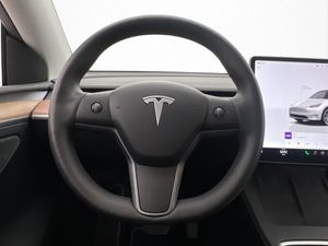 Tesla Model Y bild 14