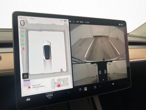 Tesla Model Y bild 19