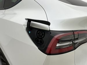 Tesla Model Y bild 31