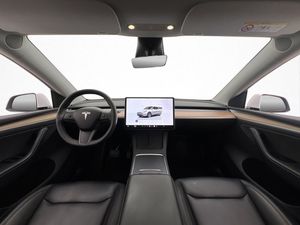 Tesla Model Y bild 25