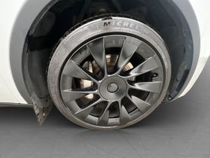 Tesla Model Y bild 32