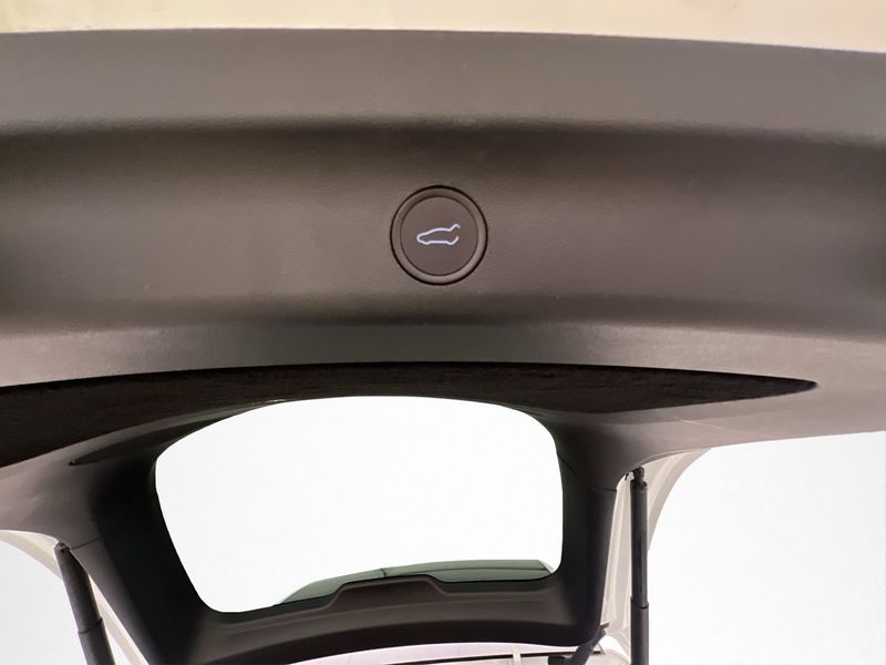 Tesla Model Y bild 30