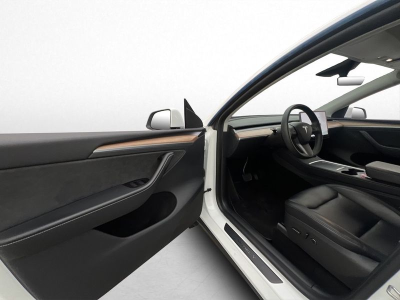 Tesla Model Y bild 11