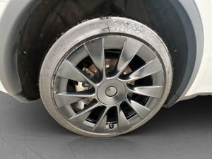 Tesla Model Y bild 33