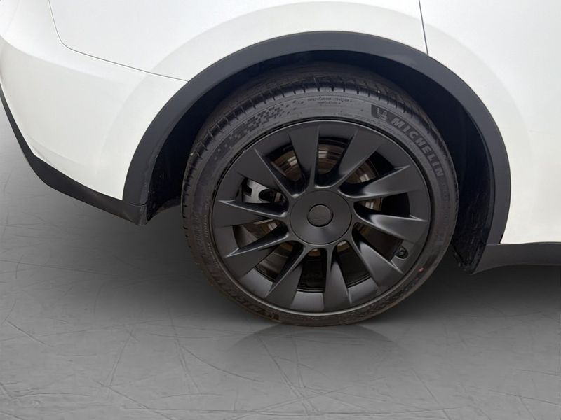 Tesla Model Y bild 30