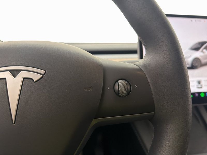 Tesla Model Y bild 15